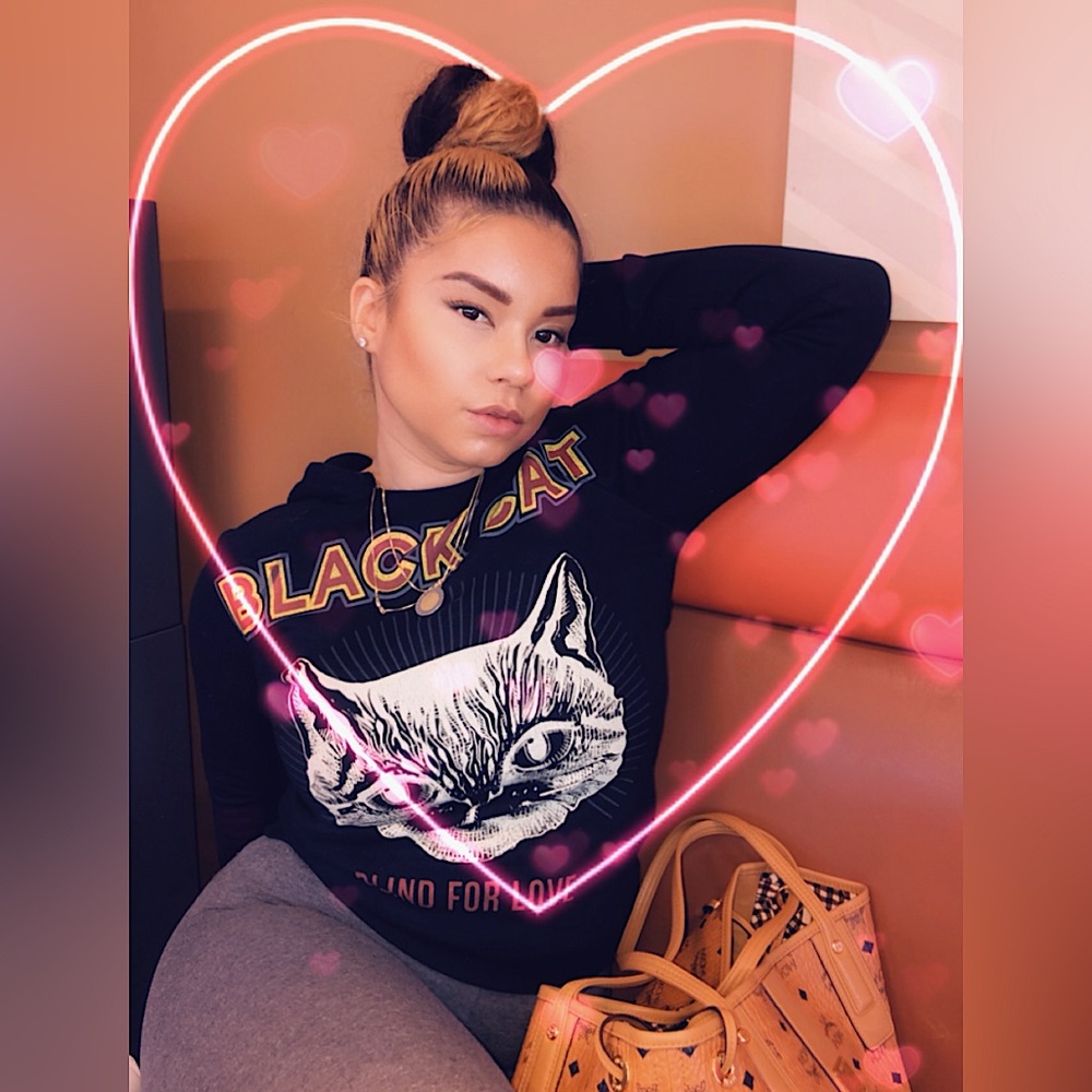 *GUCCI GRAPHIC HOODED SWEATSHIRT *